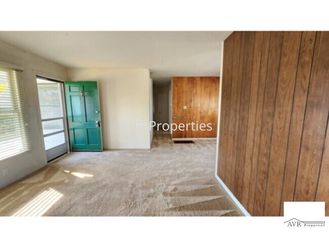 Foto del edificio - Lovely downtown three bedroom home
