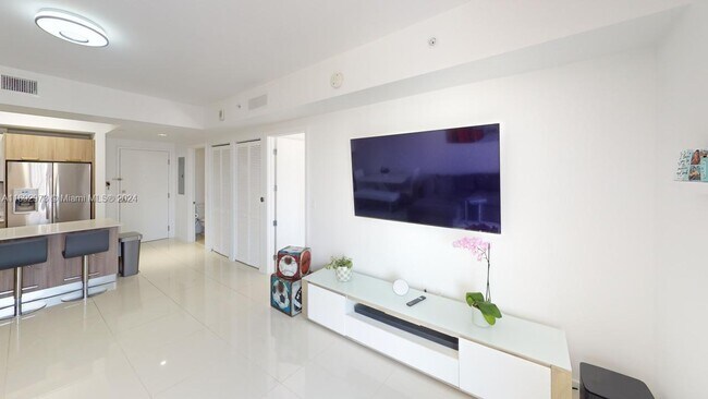 Building Photo - 5300 Paseo Blvd