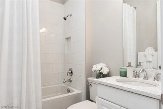 Building Photo - 9451 Montelanico Loop