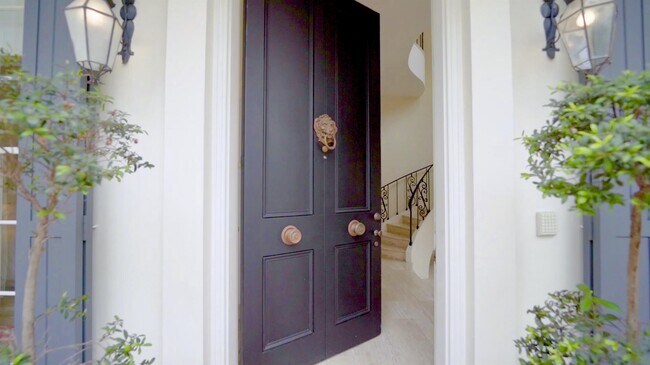 Foto del edificio - 4117 Santa Maria St