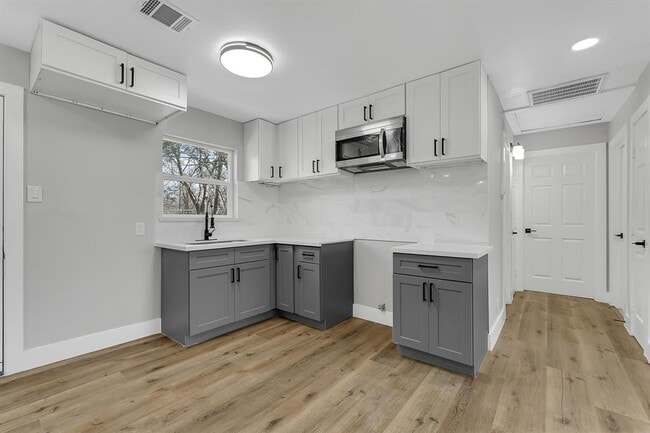 Foto del edificio - 7609 St Lo Rd