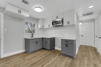 Building Photo - 7609 St Lo Rd