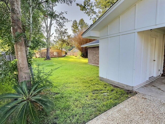 Foto del edificio - 3-Bedroom Home Near Downtown Ocean Springs in the Golf Cart District