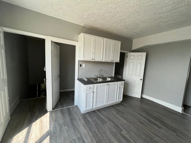 Photo - 929 4th Ave Apartment