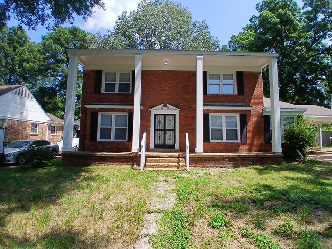 Foto del edificio - Newly Renovated 5 bedroom 3 bath home - Op...