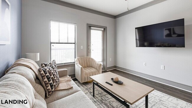 Foto del edificio - 4689 Mustang Pkwy