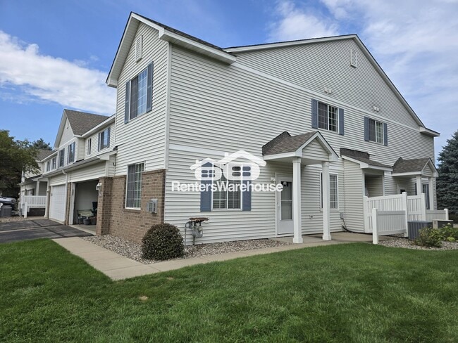 Building Photo - 1945 Mockingbird Ave