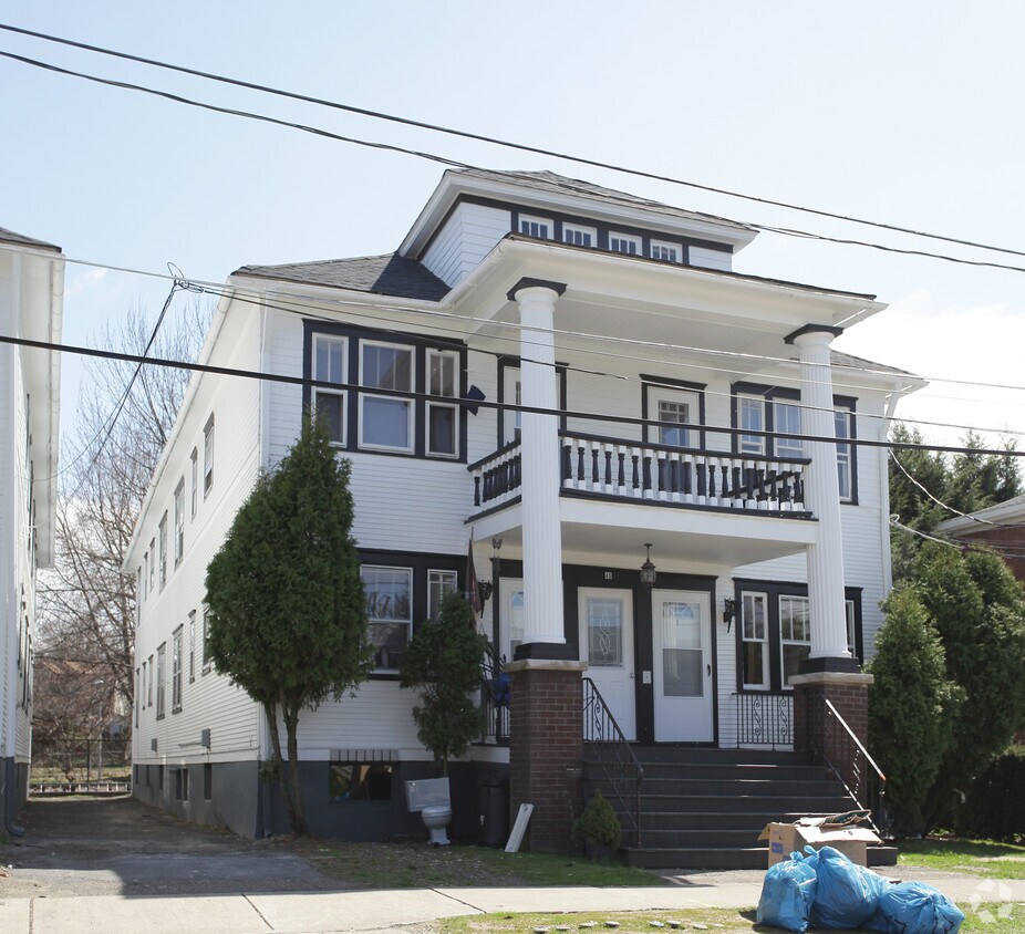Primary Photo - 40 Irving Pl
