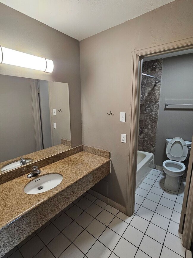Building Photo - Remodeled Studio Apartments Near Memorial ...
