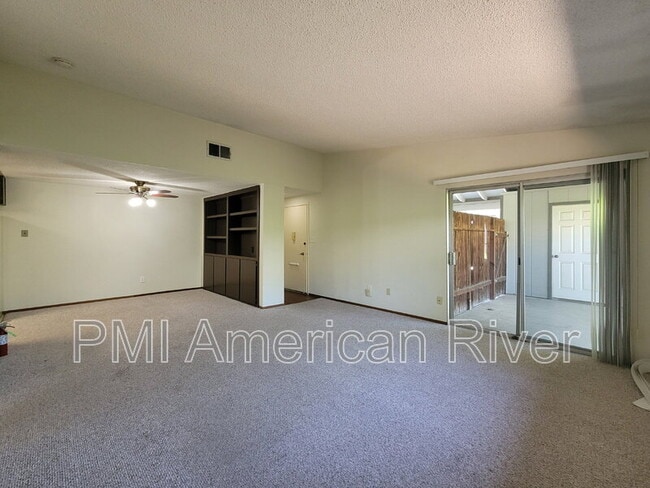 Building Photo - 3030 Olive Glen Ct