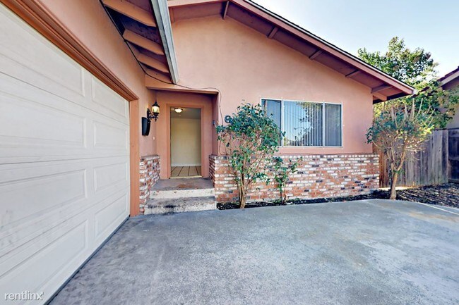 Building Photo - 62 S Lake Dr