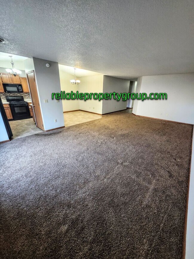 Foto del edificio - 1417 Lakehurst Dr