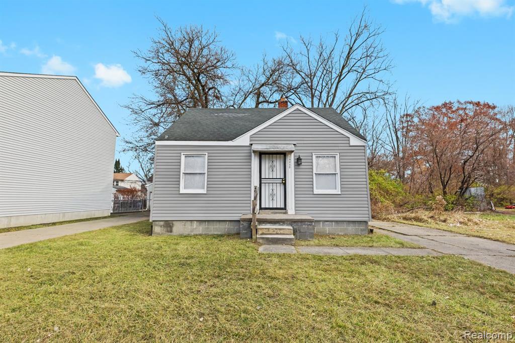 Primary Photo - 19450 Heyden St