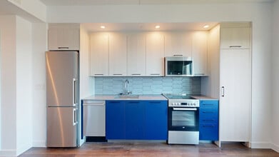 Interior Photo - Broadridge