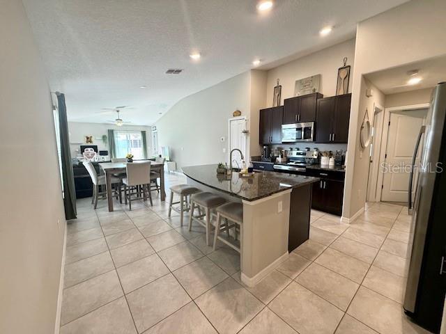 Foto del edificio - 1731 Yellow Trl