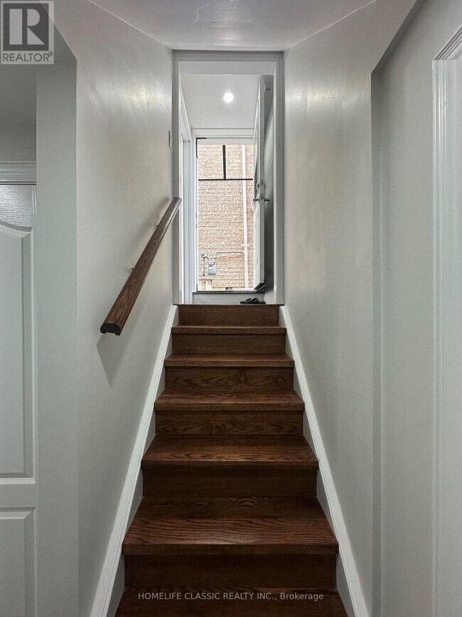 Photo du bâtiment - 658 Grand Trunk Ave