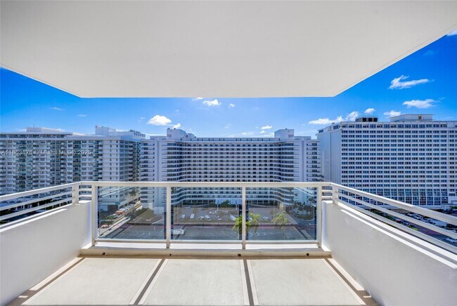 Building Photo - 5600 Collins Ave