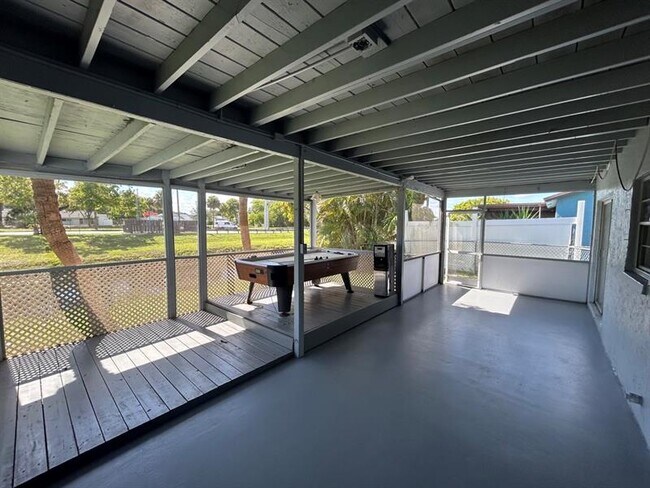 Foto del edificio - 22469 SW 56th Ave