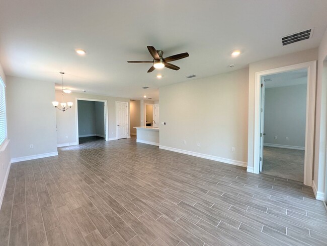 Building Photo - ** ENBROOK AT NAPLES ** 2 BED + DEN / 2 BA...