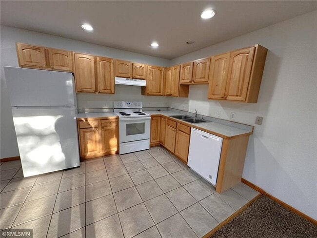 Building Photo - 1279 Pinewood Trail