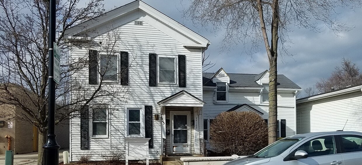 Primary Photo - 1 Bedroom, 1 Bath, 2nd Floor Apartment