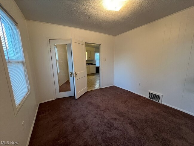 Building Photo - 135 Brighton Dr