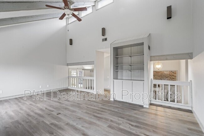 Building Photo - 106 N Landcaster Dr