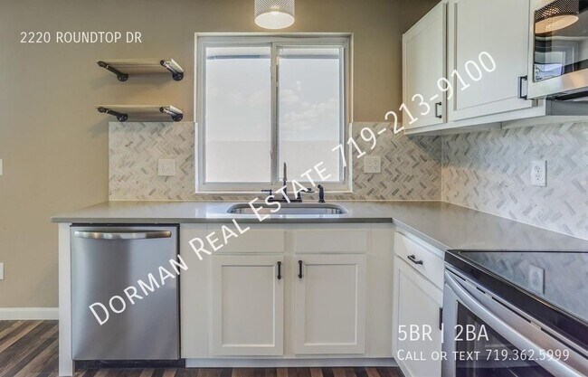 Building Photo - Single Family with Mountain Views