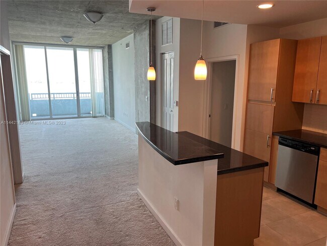 Building Photo - 300 S Australian Ave