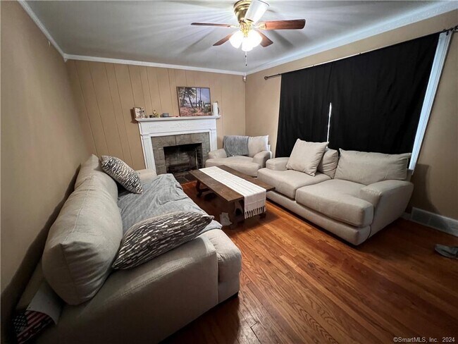 Foto del edificio - 102 Memory Ln