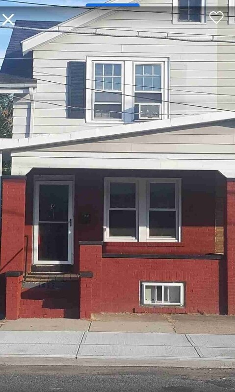 Primary Photo - 1457 Hamilton Ave