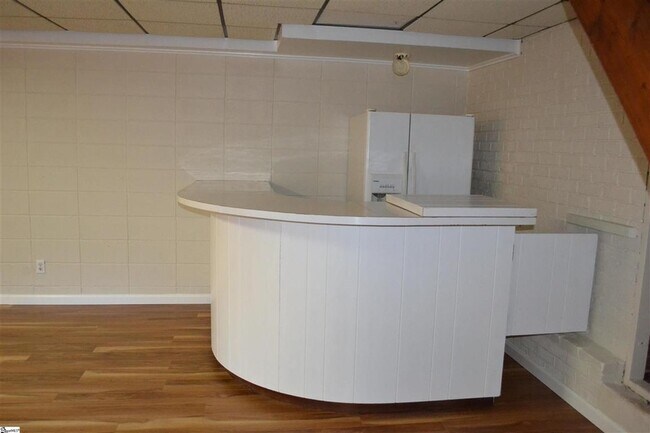 Foto del edificio - 40 Lanneau Dr