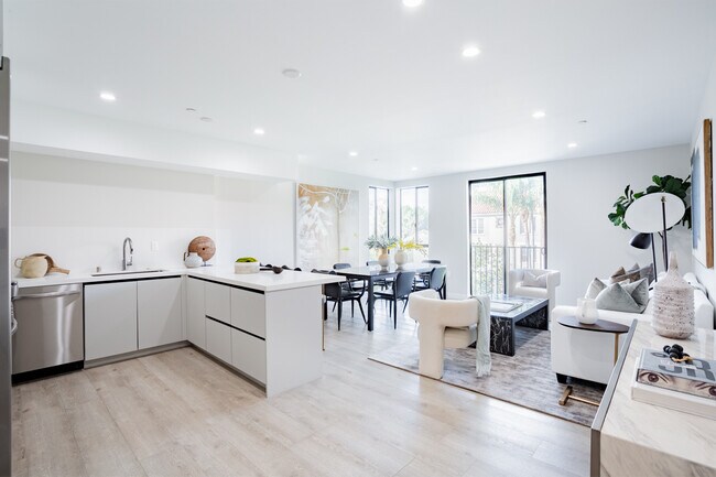 Foto del edificio - 1846 N Cherokee Ave