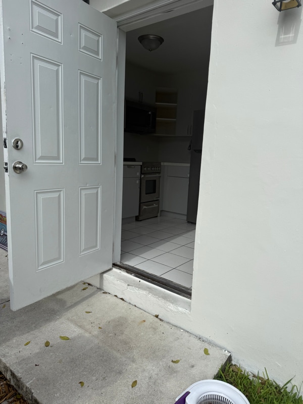 Primary Photo - 25 NW 48th Pl
