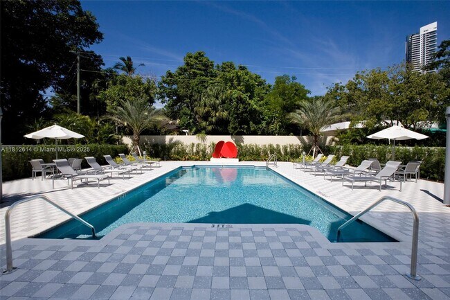 Building Photo - 1550 Brickell Ave