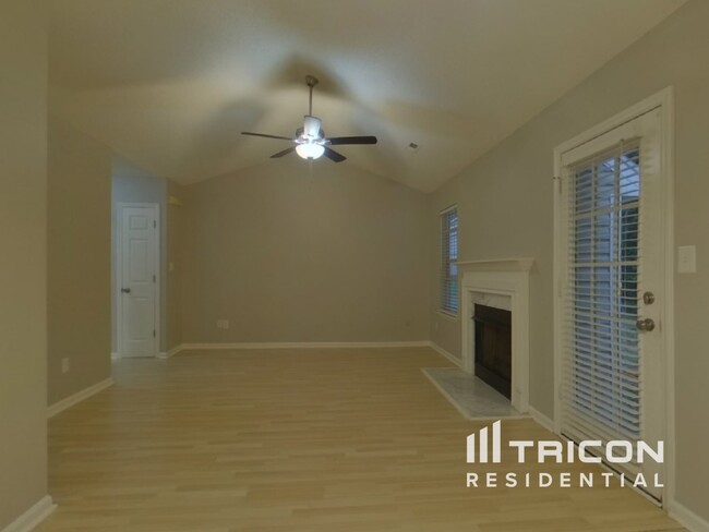 Foto del edificio - 5437 Realtree Ln