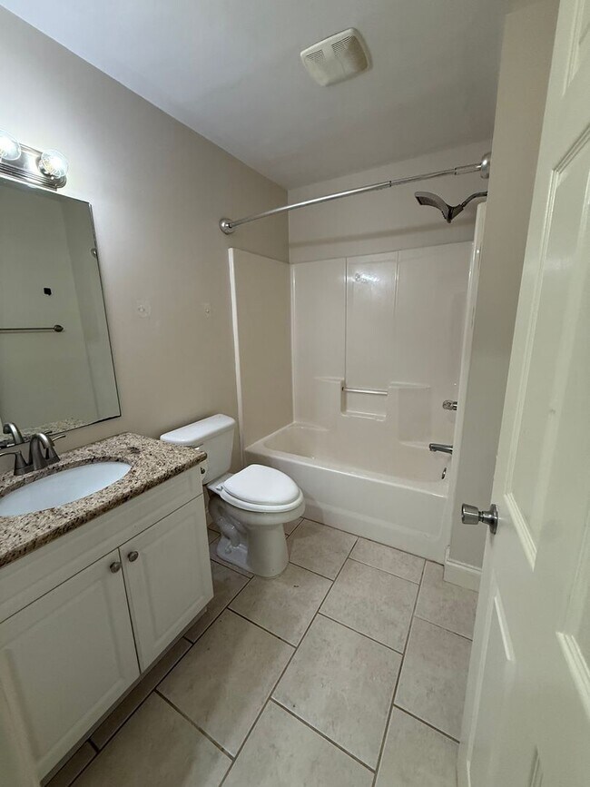 Foto del edificio - 154 Klare Ridge Ln