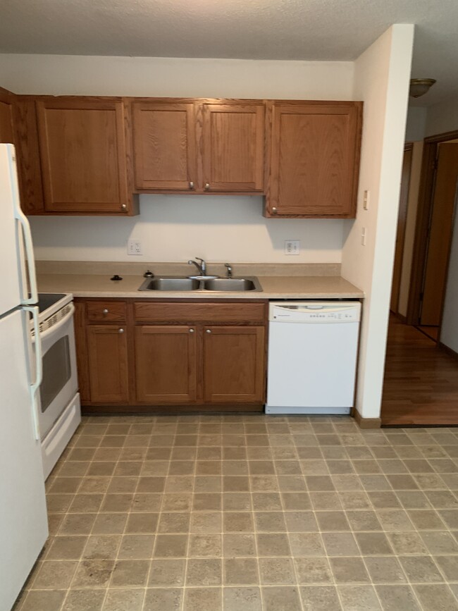 Building Photo - 1211 El Kay Ct
