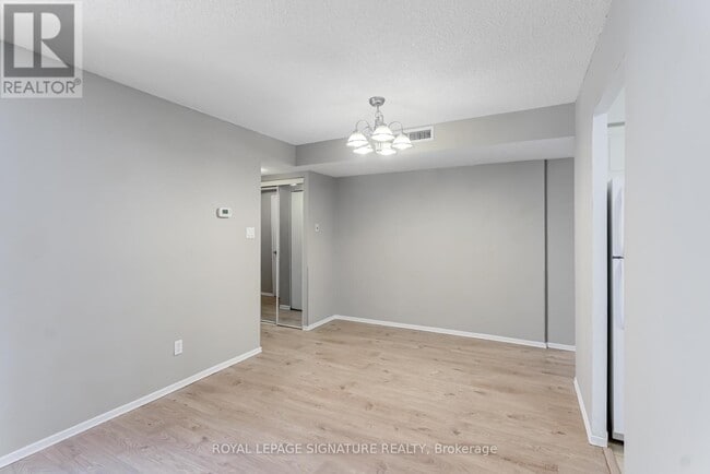 Building Photo - 5795-5795 Yonge St