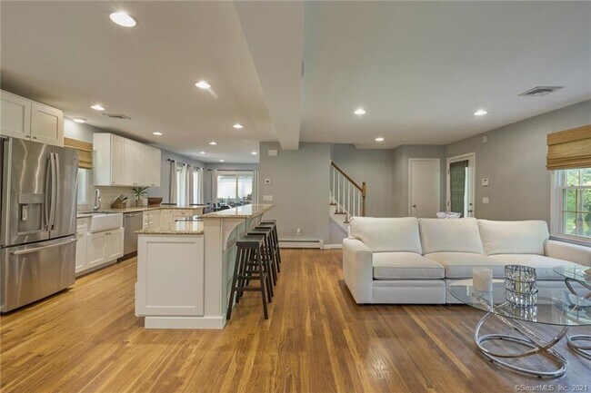 Building Photo - 7 Quarry Ln
