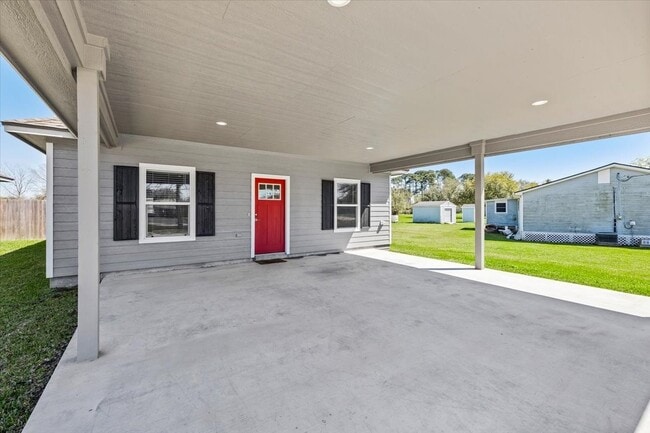 Building Photo - 6105 Avenue L