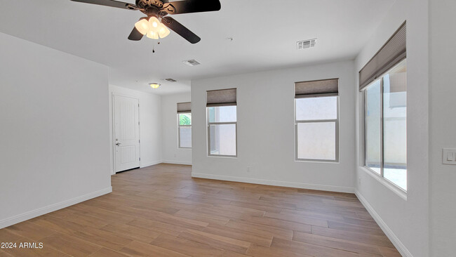 Building Photo - 20698 W Legend Trail