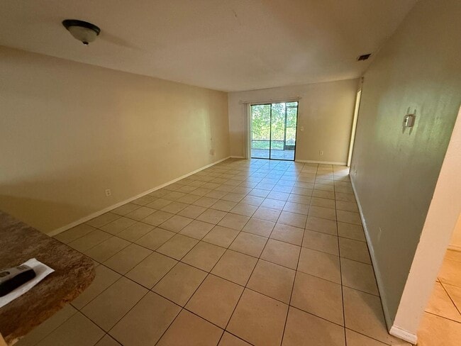 Building Photo - 417 Century Blvd