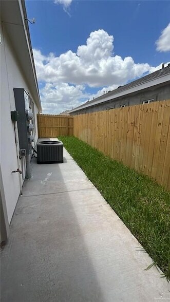 Foto del edificio - 1204 W Sucre Dr