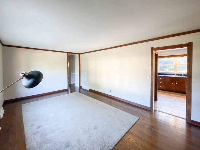 Building Photo - 842 Wellner Rd