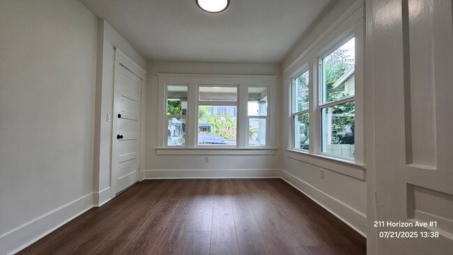 Building Photo - 211 Horizon Ave