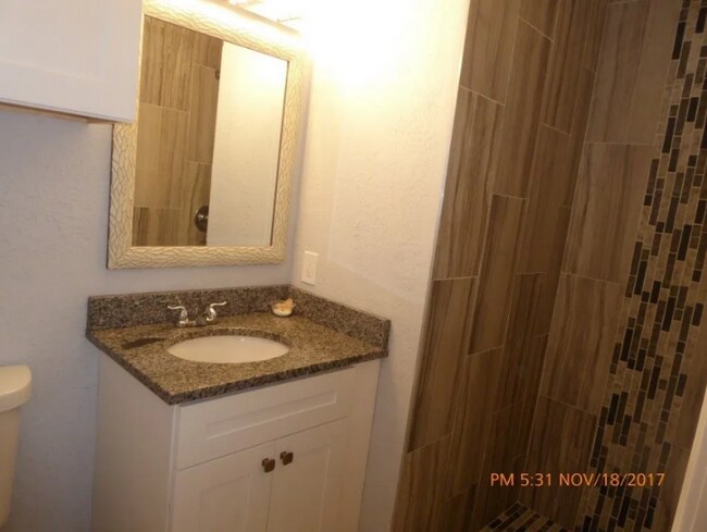 Foto del edificio - 4906 SE Trenton Rd