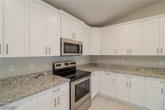 Foto del edificio - 1005 Angelo Ave