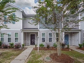 Building Photo - 557 Truman Dr