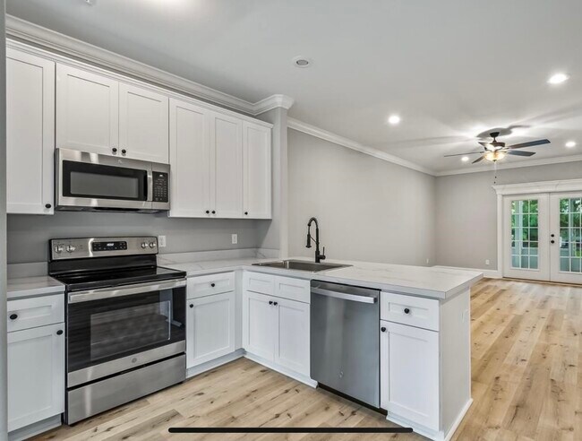 Building Photo - 10 Old Courthouse Way